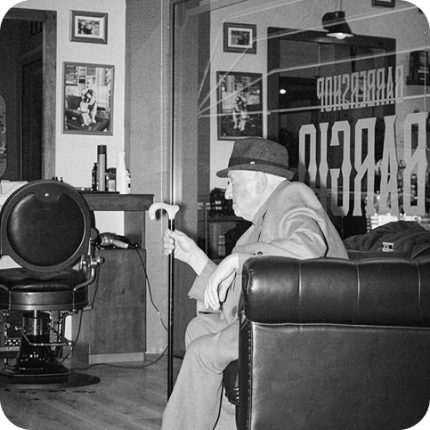 Ξύρισμα με φαλτσέτα στο Bargio Barbershop